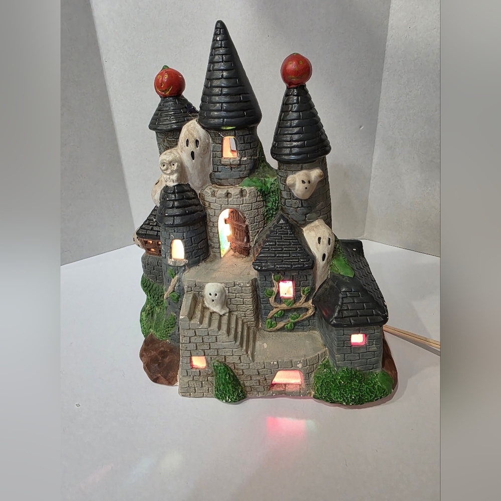 Pacific Rim Turret LightedHaunted House #1962 From‎ 1991- Works